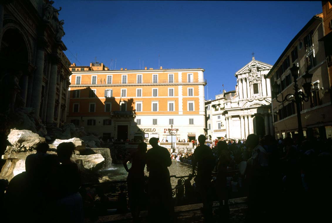 Piazza di Trevi image